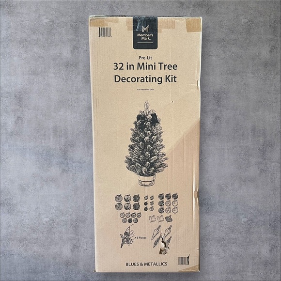 NIB Member's Mark Pre-Lit 32" Tree & Decorating Kit - Blues & Metallics - Picture 4 of 5